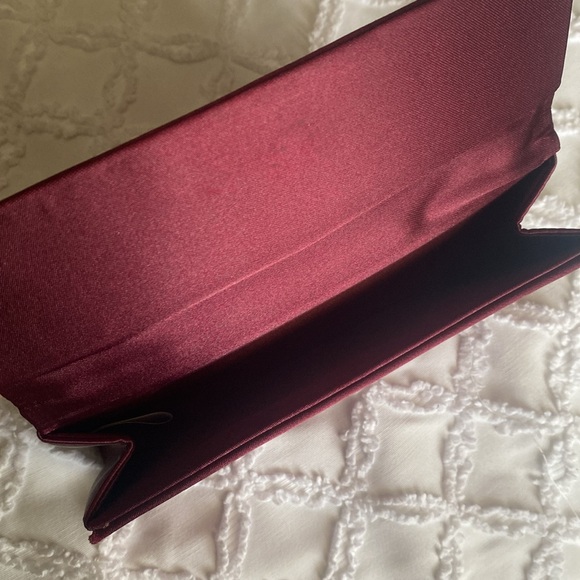 CALVIN KLEIN BURGUNDY CLUTCH PURSE - Picture 4 of 5